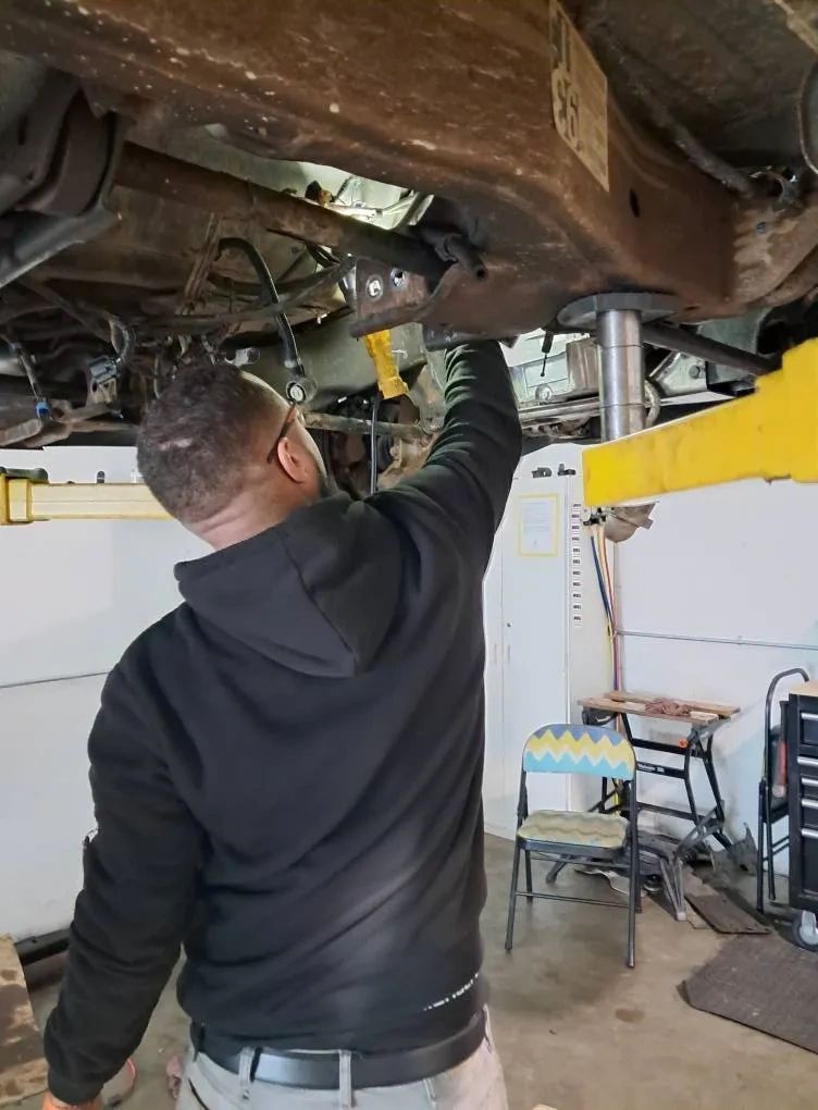 Professional auto repair service at Jara's